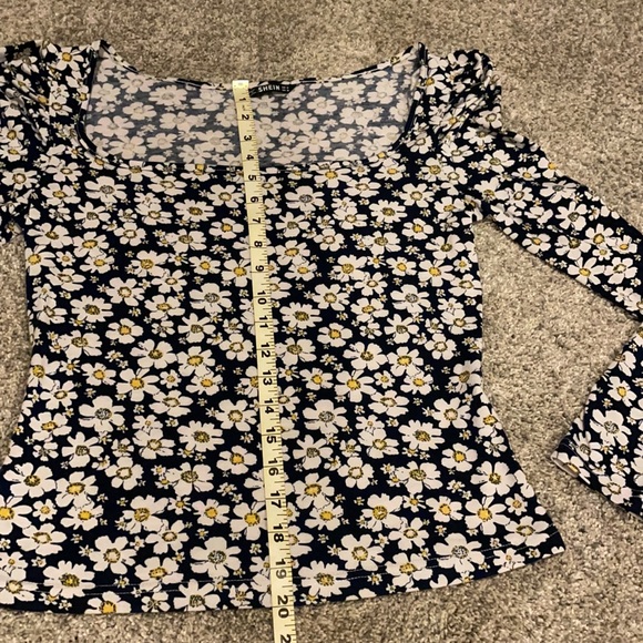 Shein Womens Size Medium Floral Daisy Long Sleeved Top Shirt Blue White Low Cut - Picture 10 of 15
